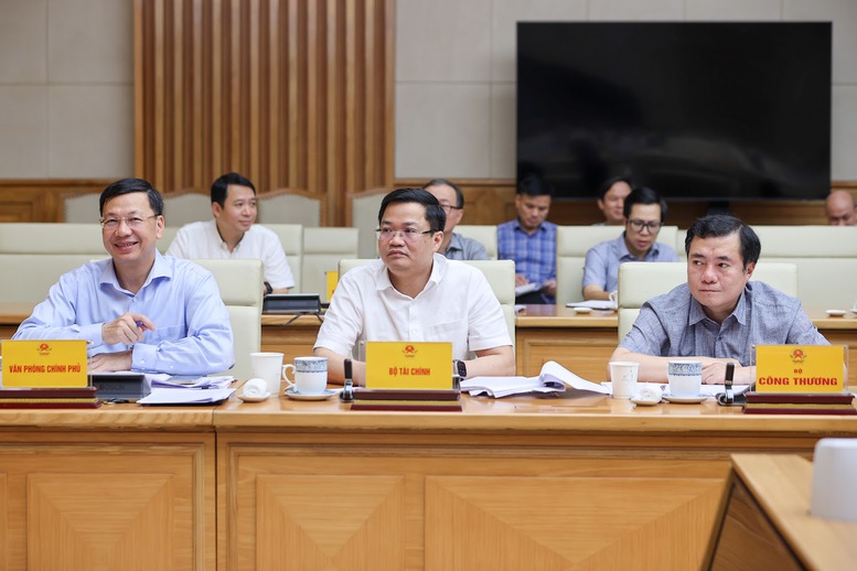 Thủ tướng: Không tạo "giấy phép con", giảm gánh nặng hành chính cho doanh nghiệp trong hoạt động hợp chuẩn, hợp quy- Ảnh 8.