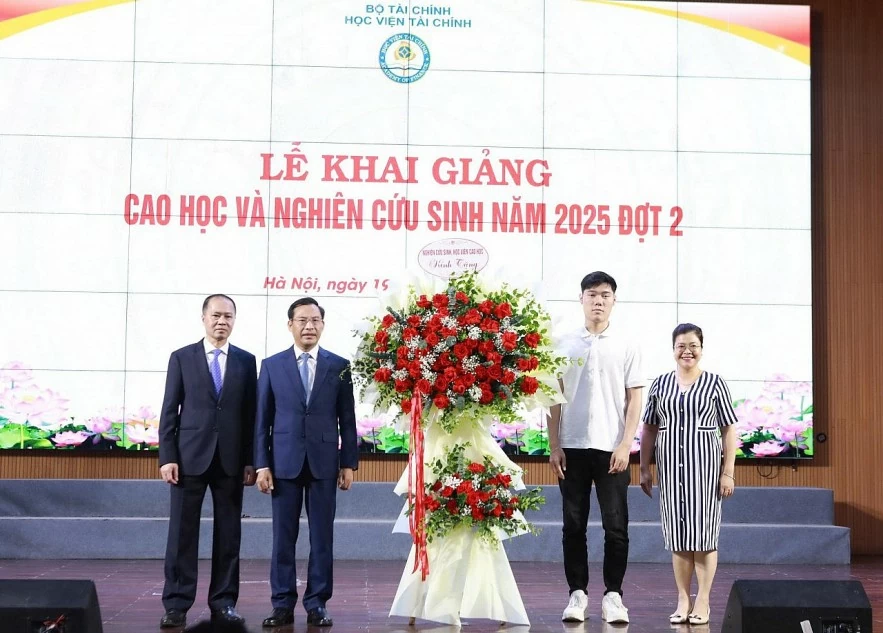 Học viện Tài chính khai giảng lớp cao học khóa 34 và nghiên cứu sinh năm 2025 đợt 2 Học viện Tài chính khai giảng lớp cao học khóa 34 và nghiên cứu sinh năm 2025 đợt 2