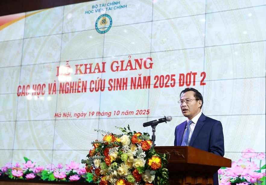 Học viện Tài chính khai giảng lớp cao học khóa 34 và nghiên cứu sinh năm 2025 đợt 2 Học viện Tài chính khai giảng lớp cao học khóa 34 và nghiên cứu sinh năm 2025 đợt 2