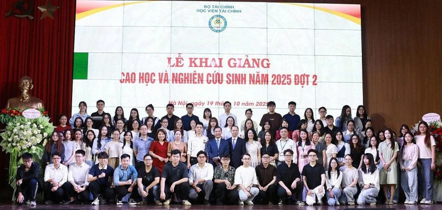 Học viện Tài chính khai giảng lớp cao học khóa 34 và nghiên cứu sinh năm 2025 đợt 2 Học viện Tài chính khai giảng lớp cao học khóa 34 và nghiên cứu sinh năm 2025 đợt 2