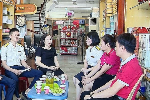 UBND TP. Hải Phòng trao Bằng khen cho Thuế TP. Hải Phòng về các thành tích tiêu biểu xuất sắc