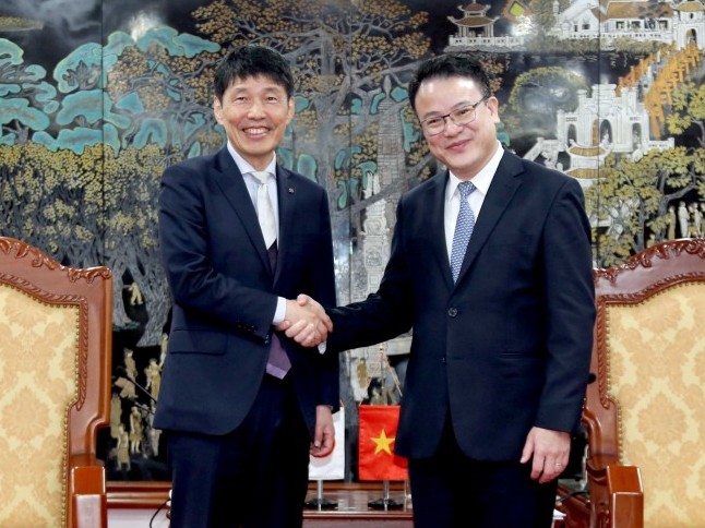 Thứ trưởng Trần Quốc Phương tiếp Thống đốc tỉnh Gunma, Nhật Bản