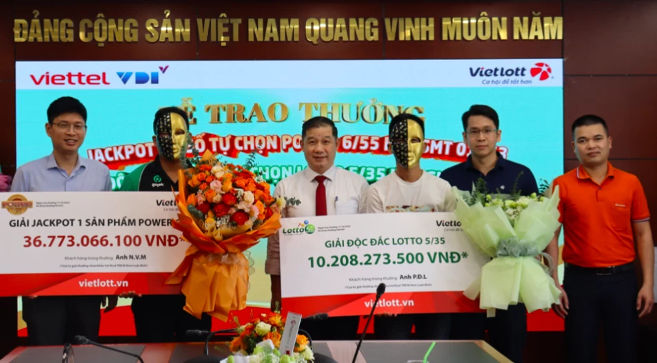 Vietlott trao giải Jackpot 1 power 6/55 và độc đắc Lotto 5/35 cho 2 thuê bao Viettel