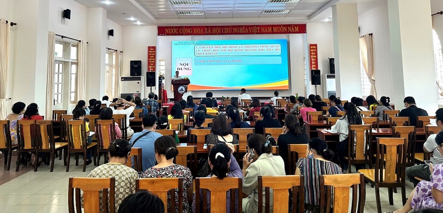 Thuế TP. Đà Nẵng: Thuế cơ sở 2 tập huấn các giải pháp thanh toán số và phổ biến chính sách mới