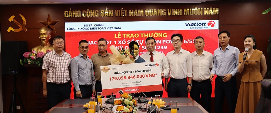Nam giáo viên tại Đà Nẵng trúng Jackpot hơn 179 tỷ đồng