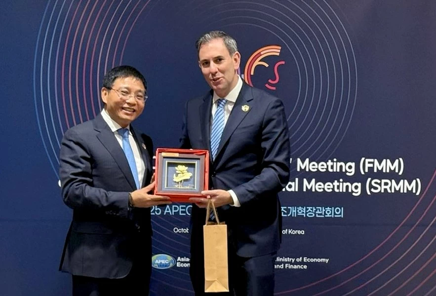 undefined Bộ trưởng Nguyễn Văn Thắng: Thúc đẩy hợp tác song phương kinh tế tài chính Việt Nam với các nước
