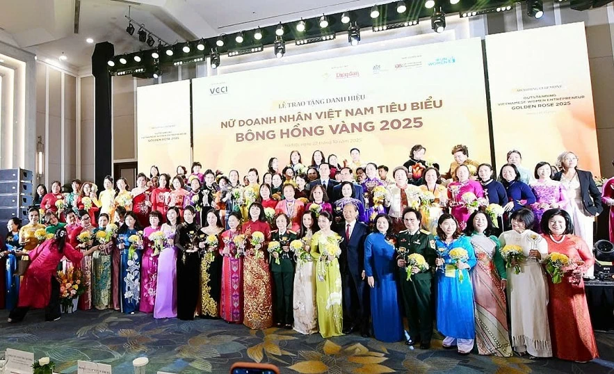 undefined Doanh nhân nữ vươn tầm trong kỷ nguyên mới