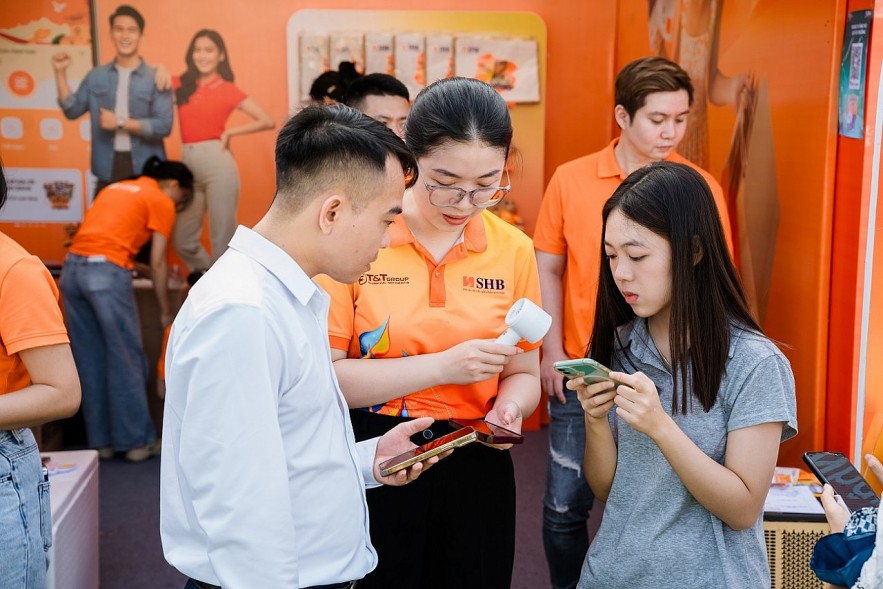 SHB mang trải nghiệm ngân hàng số đến gần hơn với giới trẻ tại Ngày thẻ Việt Nam 2025