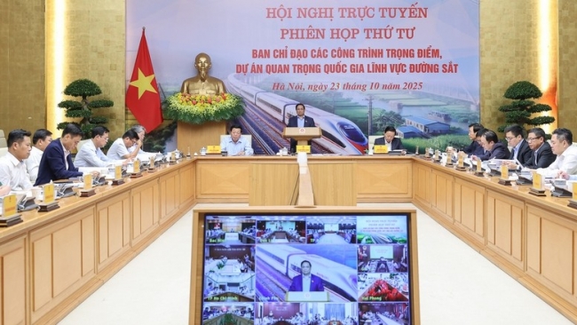 Thủ tướng: Chủ động, tích cực thúc đẩy các dự án đường sắt và chuyển giao, phát triển công nghệ