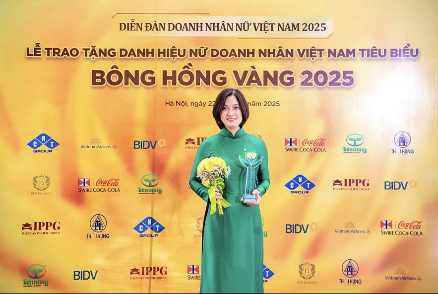 Vietcombank có nữ thành viên Ban Điều hành được vinh danh “Nữ Doanh nhân Việt Nam tiêu biểu”