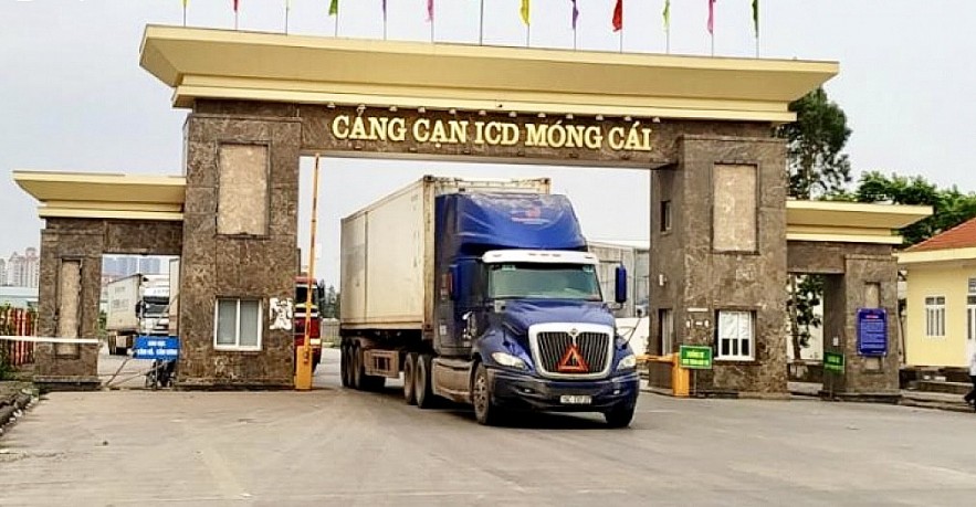 Hải quan cửa khẩu Móng Cái thu ngân sách tăng trưởng hơn 18%