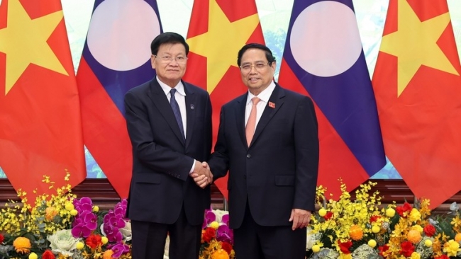 Việt Nam trước sau như một, dành ưu tiên cao nhất cho quan hệ đặc biệt với Lào