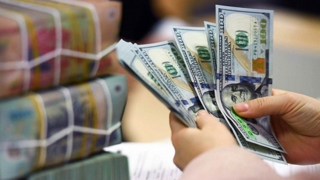 Tỷ giá USD hôm nay (26/10): Thế giới dao động trong biên độ hẹp, thị trường tự do đi ngang
