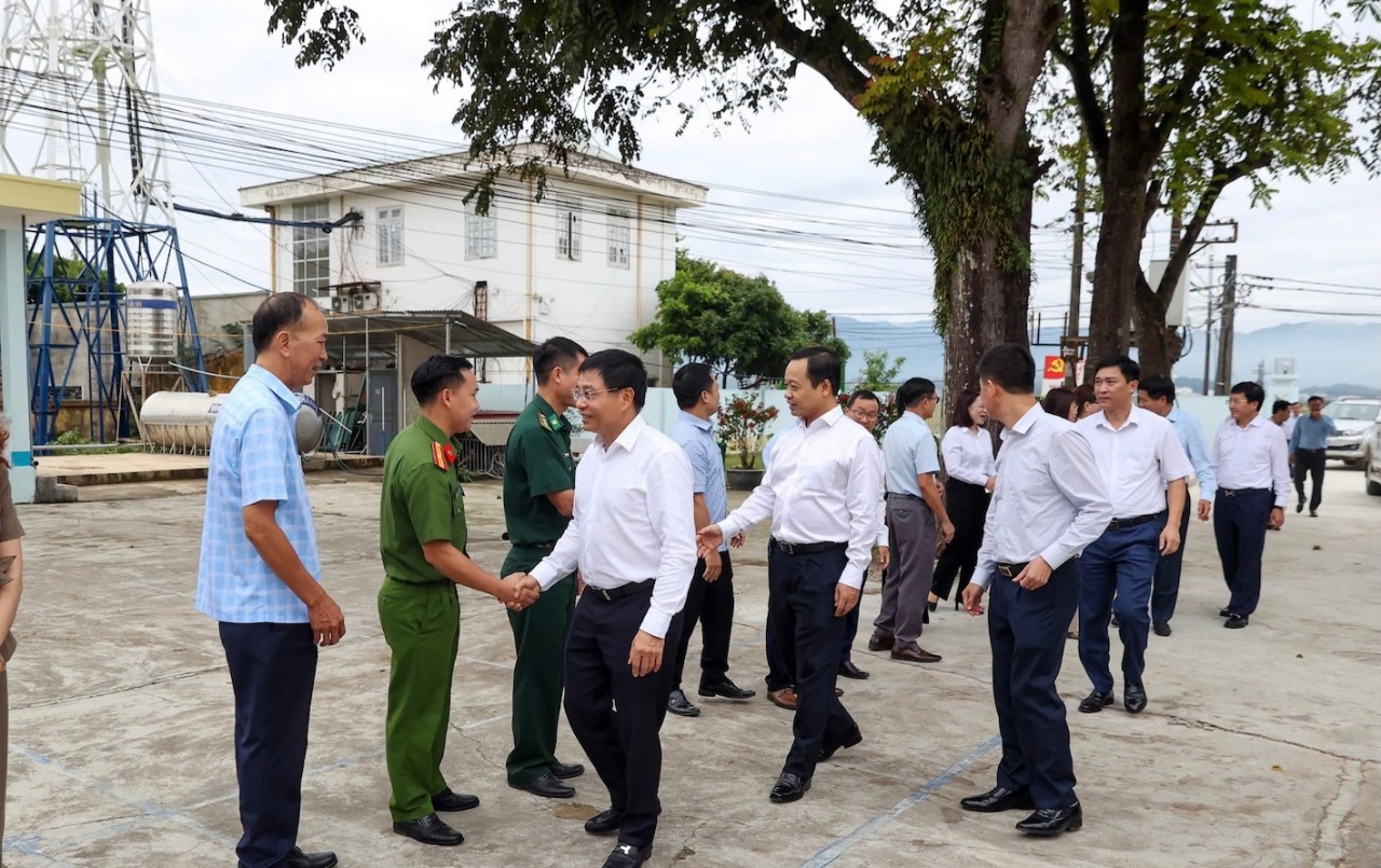 Bộ trưởng Nguyễn Văn Thắng khảo sát thực tế việc triển khai mô hình chính quyền hai cấp tại Điện Biên Bộ trưởng Nguyễn Văn Thắng khảo sát thực tế việc triển khai mô hình chính quyền hai cấp tại Điện Biên