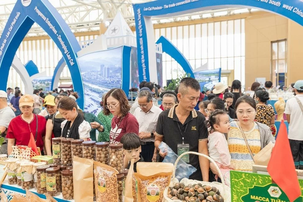 Hội chợ Mùa Thu lần thứ Nhất - 2025: Không gian sống động, trải nghiệm bất tận mỗi ngày ở VEC Hội chợ Mùa Thu lần thứ Nhất - 2025: Không gian sống động, trải nghiệm bất tận mỗi ngày ở VEC