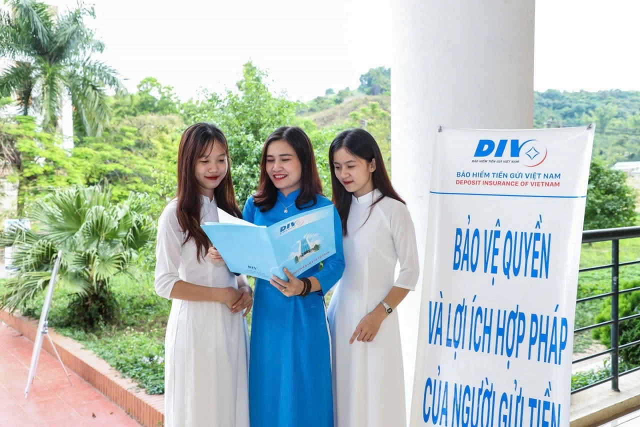 Sửa đổi Luật Bảo hiểm tiền gửi để tạo cơ sở pháp lý áp dụng cơ chế phí bảo hiểm tiền gửi linh hoạt, phù hợp thực tiễn hệ thống tổ chức tín dụng từng thời kỳ