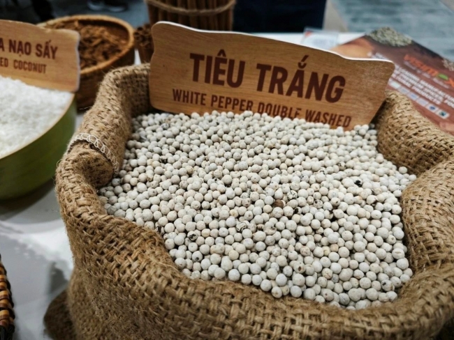 Ngày 28/10: Giá cà phê và hồ tiêu đồng loạt tăng