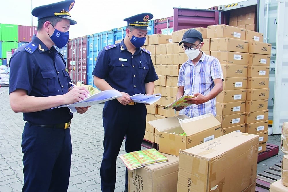 Cần đảm bảo chế độ tiền lương để công chức thuế, hải quan yên tâm công tác, hạn chế tiêu cực Cần đảm bảo chế độ tiền lương để công chức thuế, hải quan yên tâm công tác, hạn chế tiêu cực