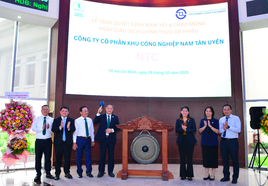 Nam Tân Uyên chính thức niêm yết gần 24 triệu cổ phiếu trên HOSE Nam Tân Uyên chính thức niêm yết gần 24 triệu cổ phiếu trên HOSE