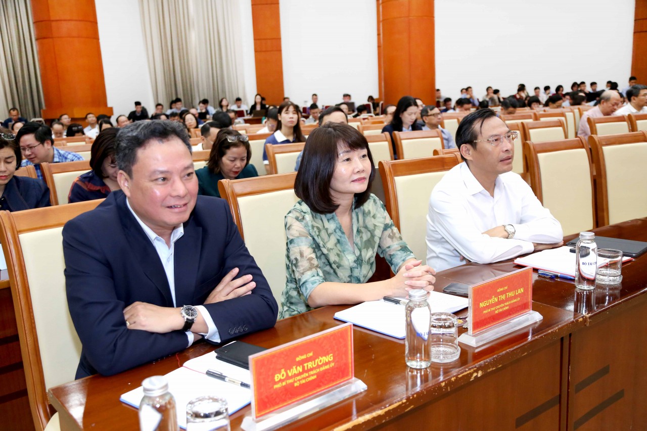 Đảng ủy Bộ Tài chính dự Hội nghị tập huấn triển khai ứng dụng “Sổ tay đảng viên điện tử” Đảng ủy Bộ Tài chính dự Hội nghị tập huấn triển khai ứng dụng “Sổ tay đảng viên điện tử”