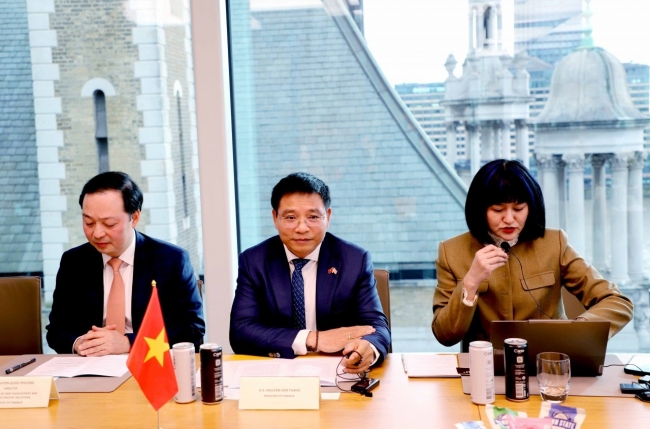 Bộ Tài chính Việt Nam hợp tác Ngân hàng JP Morgan trong lĩnh vực tài chính quốc tế