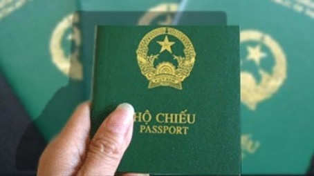 Tạm hoãn xuất cảnh 2 chủ doanh nghiệp nợ thuế xuất nhập khẩu