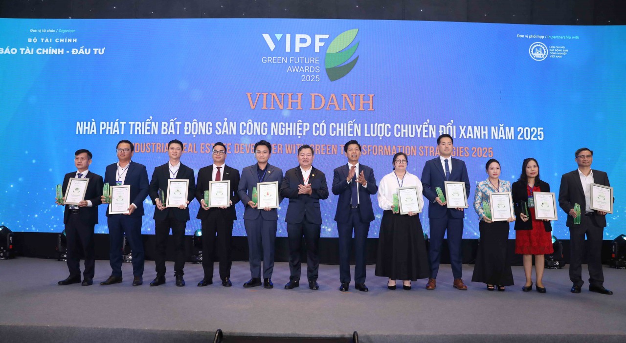 26 doanh nghiệp được vinh danh vì Tương lai xanh (GREEN FUTURE AWARDS) VIPF 2025 26 doanh nghiệp được vinh danh vì Tương lai xanh tại VIPF 2025