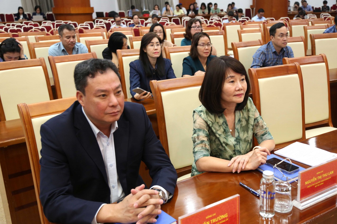 Đảng ủy Bộ Tài chính quán triệt một số văn bản mới về công tác tổ chức xây dựng Đảng Đảng ủy Bộ Tài chính quán triệt một số văn bản mới về công tác tổ chức xây dựng Đảng