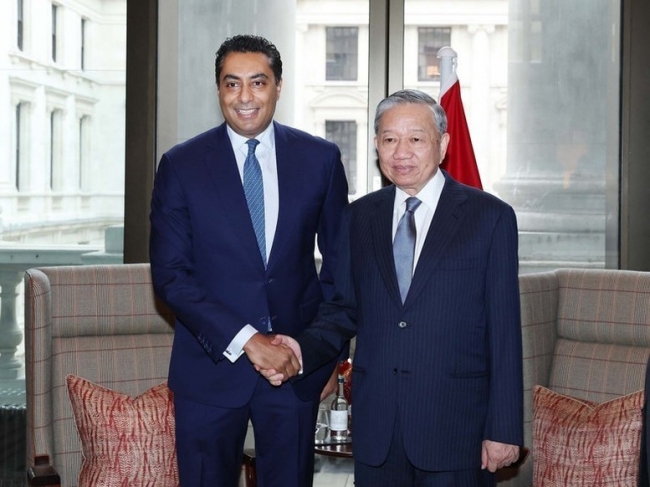 Tổng Bí thư Tô Lâm tiếp Tổng Giám đốc Ngân hàng Standard Chartered