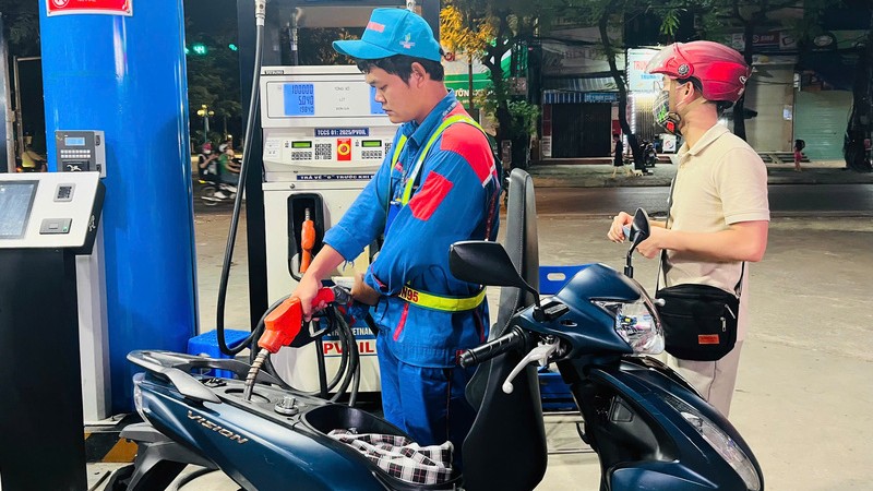 Ngày 30/10: Giá xăng dầu trong nước chiều nay được dự báo có thể tăng mạnh