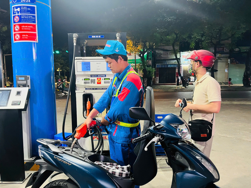 Ngày 30/10: Giá xăng dầu trong nước chiều nay được dự báo có thể tăng mạnh Giá xăng dầu trong nước hôm nay ngày 30/10/2025. Ảnh: P.C