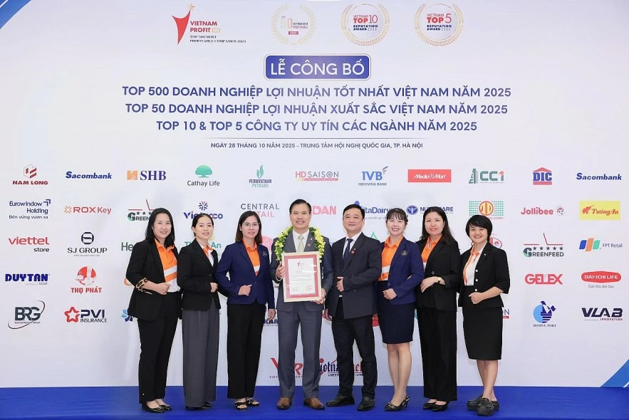 Hanwha Life được vinh danh trong “Top 500 Doanh nghiệp có lợi nhuận tốt nhất Việt Nam 2025”