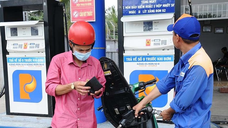 15h chiều ngày 30/10, giá xăng tăng 760 đồng/lít