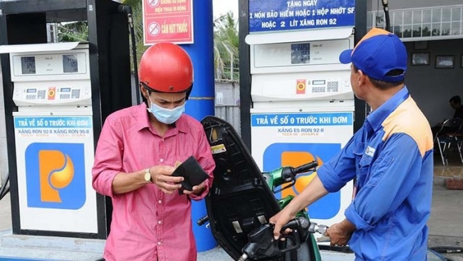 15h chiều ngày 30/10, giá xăng tăng 760 đồng/lít