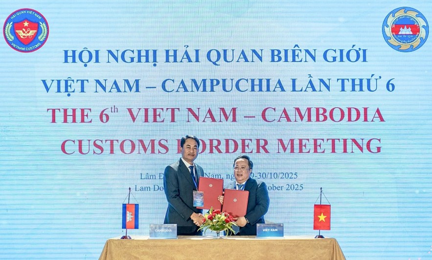 undefined Hải quan Việt Nam - Campuchia tăng cường hợp tác đấu tranh chống buôn lậu