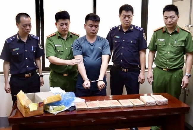 Nâng cao hiệu quả đấu tranh chống vận chuyển ma tuý, hàng cấm qua biên giới Lạng Sơn