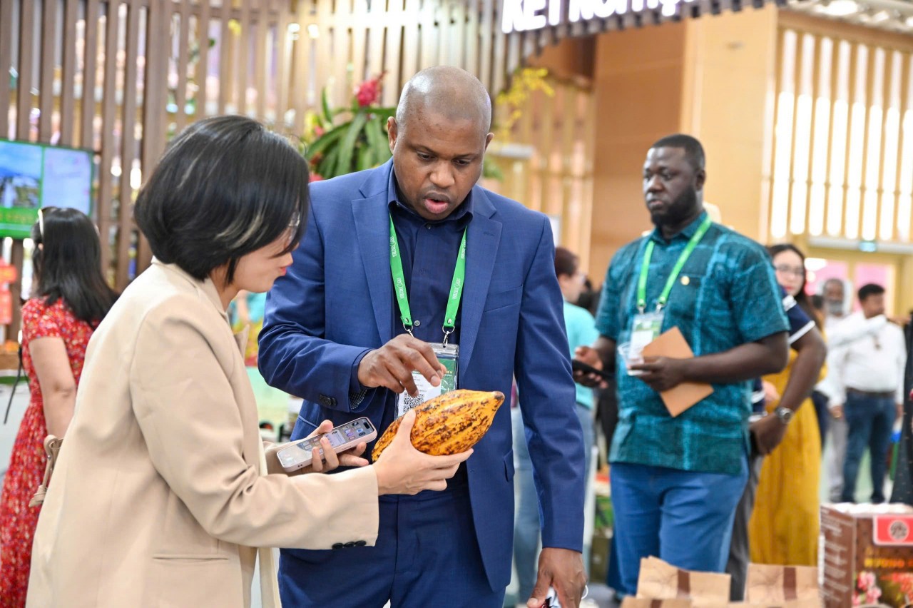 Hơn 100 thỏa thuận hợp tác, biên bản ghi nhớ đã ký kết tại Hội chợ Mùa Thu năm 2025 Hơn 100 thỏa thuận hợp tác, biên bản ghi nhớ đã ký kết tại Hội chợ Mùa Thu năm 2025