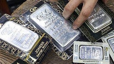 Ngày 31/10: Giá bạc tiếp tục tăng mạnh
