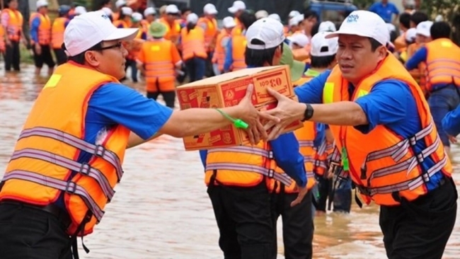 Nối vòng tay lớn vì đồng bào vùng lũ