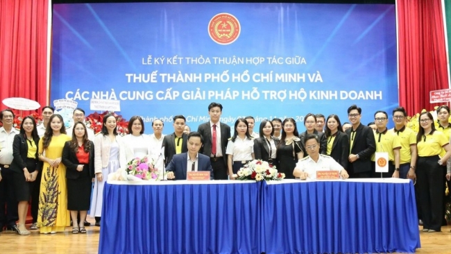 Thuế TP. Hồ Chí Minh ký kết hợp tác với các nhà cung cấp giải pháp hỗ trợ hộ kinh doanh