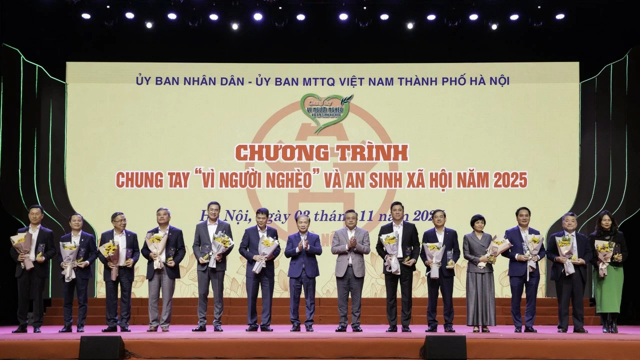 Agribank ủng hộ 10 tỷ đồng chung tay “Vì người nghèo” và an sinh xã hội thành phố Hà Nội