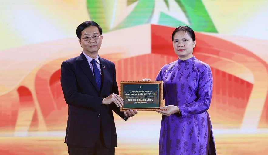 undefined Ấm áp nghĩa tình Petrovietnam để kịp thời hỗ trợ các tỉnh miền Trung bị thiên tai