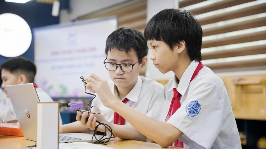 undefined STEM Innovation Petrovietnam: Thắp sáng “nguồn năng lượng tri thức” cho tương lai đất nước