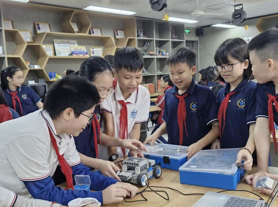 undefined STEM Innovation Petrovietnam: Thắp sáng “nguồn năng lượng tri thức” cho tương lai đất nước