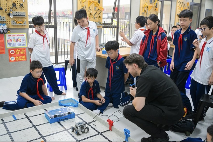 undefined STEM Innovation Petrovietnam: Thắp sáng “nguồn năng lượng tri thức” cho tương lai đất nước