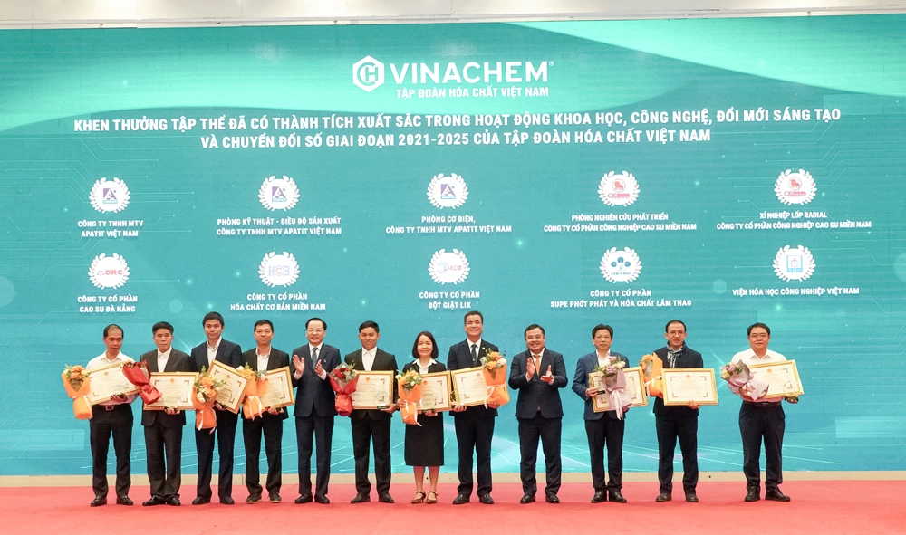 Vinachem lấy đổi mới sáng tạo và khoa học công nghệ làm động lực trọng yếu để phát triển bền vững