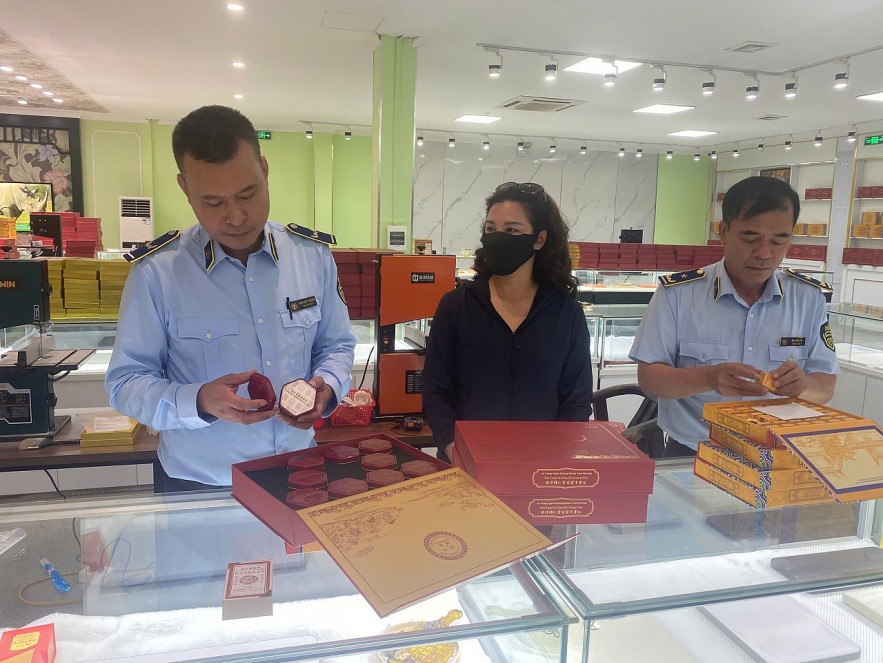 undefined Quảng Ninh: Phát hiện xử lý lượng lớn hàng giả và thực phẩm chức năng nhập lậu