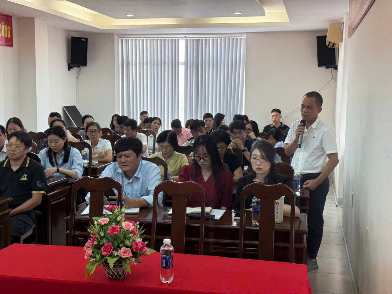 Hải quan Khu vực II: Chủ động đồng hành cùng doanh nghiệp Việt ứng phó “hàng rào thuế Mỹ” Hải quan Khu vực II: Chủ động đồng hành cùng doanh nghiệp Việt ứng phó “hàng rào thuế Mỹ”