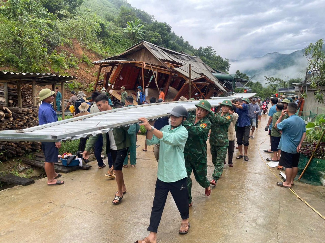 Hỗ trợ 2.524 tỷ đồng cho 15 địa phương khắc phục hậu quả thiên tai Hỗ trợ 2.524 tỷ đồng cho 15 địa phương khắc phục hậu quả thiên tai