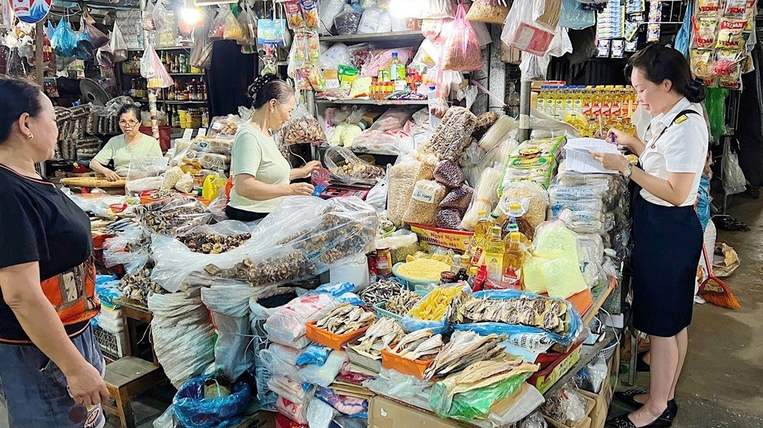 Thuế tỉnh Cao Bằng phát động “60 ngày cao điểm chuyển đổi mô hình từ thuế khoán sang kê khai đối với hộ kinh doanh”